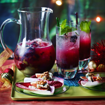 very-berry-ice-breaker-cocktail-with-roquefort-walnut-honey-bites